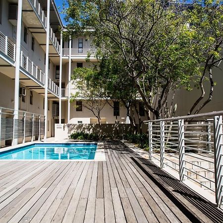 Апартаменты Luxurious Loft With Amazing View Of Table Mountain Кейптаун Экстерьер фото